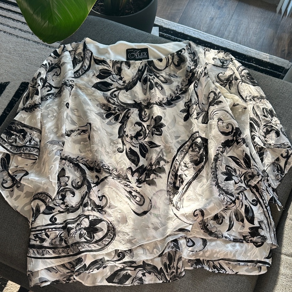 Alex Evenings Monochrome Floral Top